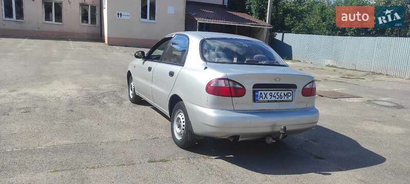 Седан Daewoo Lanos 2001 в Харькове