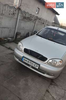 Седан Daewoo Lanos 2004 в Малині
