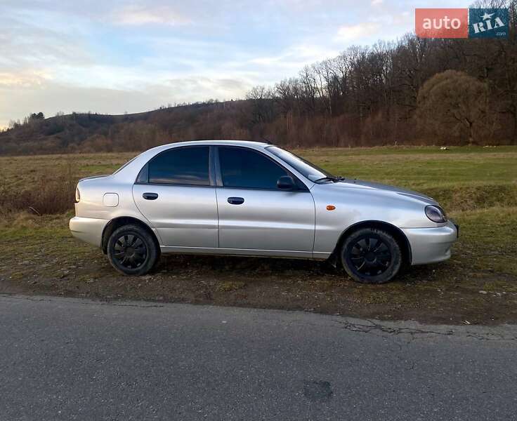 Седан Daewoo Lanos 2003 в Болехове
