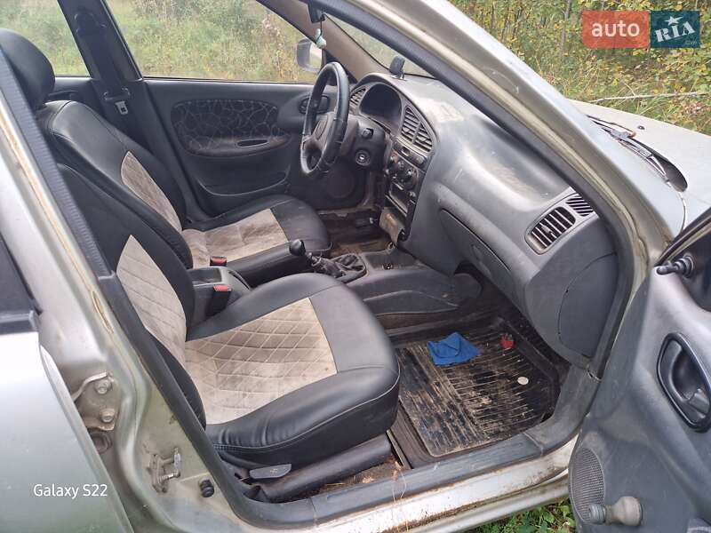 Седан Daewoo Lanos 2004 в Житомире