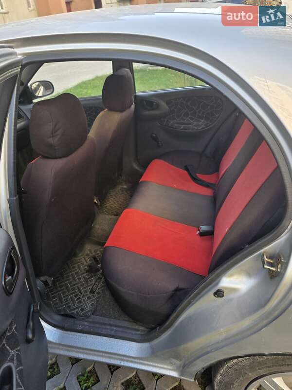 Седан Daewoo Lanos 2004 в Тернополе