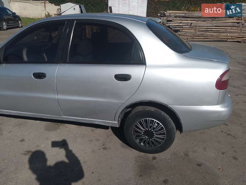 Седан Daewoo Lanos 2008 в Ровно