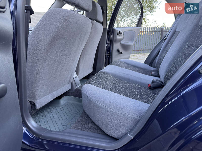 Седан Daewoo Lanos 2006 в Ивано-Франковске