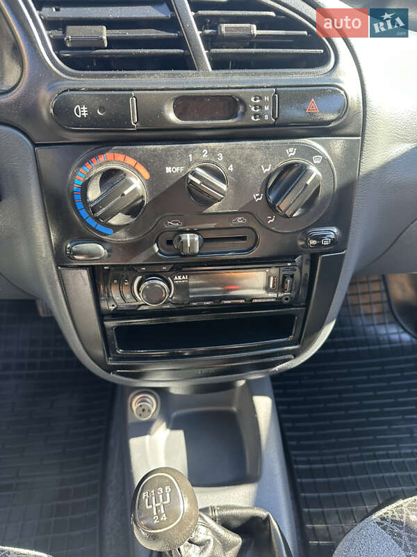 Седан Daewoo Lanos 2006 в Черновцах