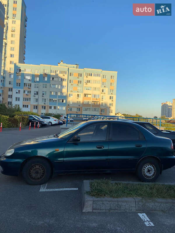 Седан Daewoo Lanos 2003 в Киеве