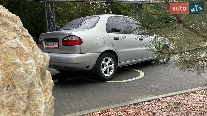 Седан Daewoo Lanos 2007 в Ровно