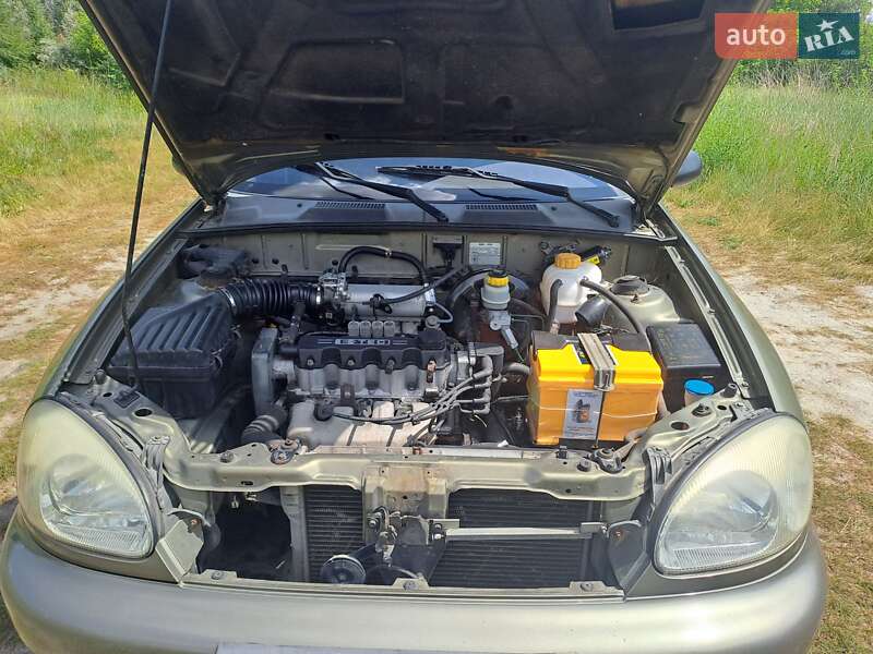 Седан Daewoo Lanos 2004 в Днепре