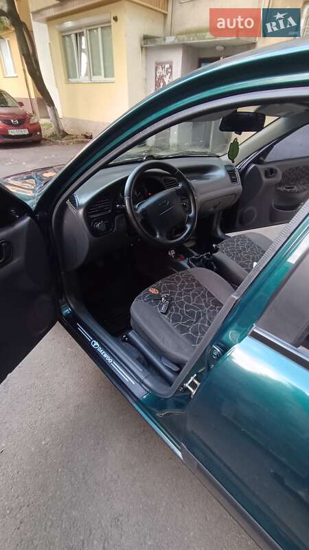 Седан Daewoo Lanos 2003 в Ужгороде