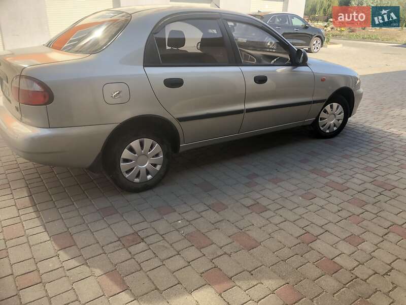 Седан Daewoo Lanos 2010 в Ивано-Франковске