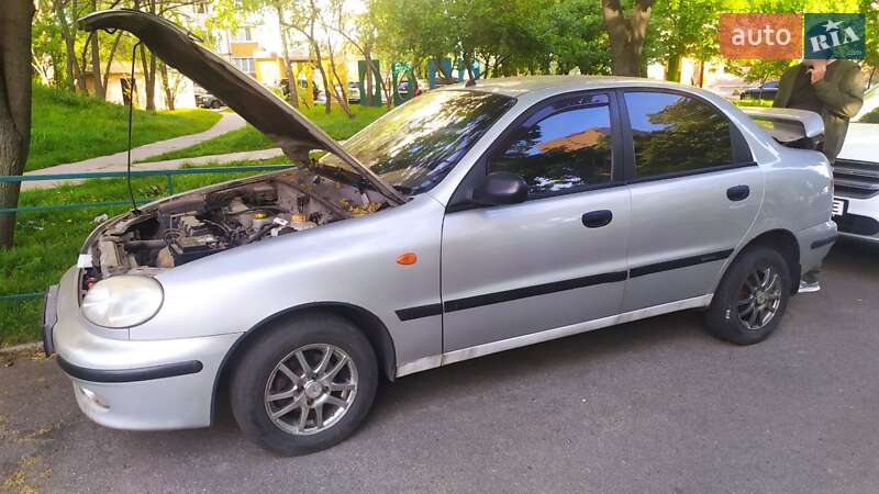 Седан Daewoo Lanos 2004 в Киеве