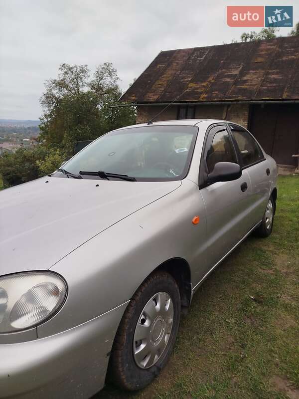 Седан Daewoo Lanos 2005 в Золочеве