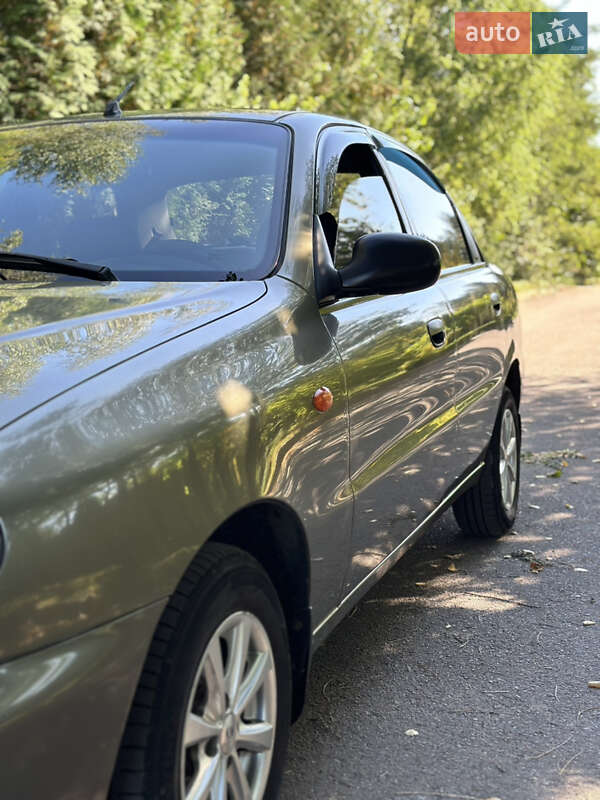 Седан Daewoo Lanos 2004 в Ровно