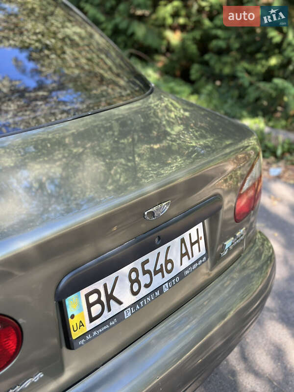Седан Daewoo Lanos 2004 в Ровно
