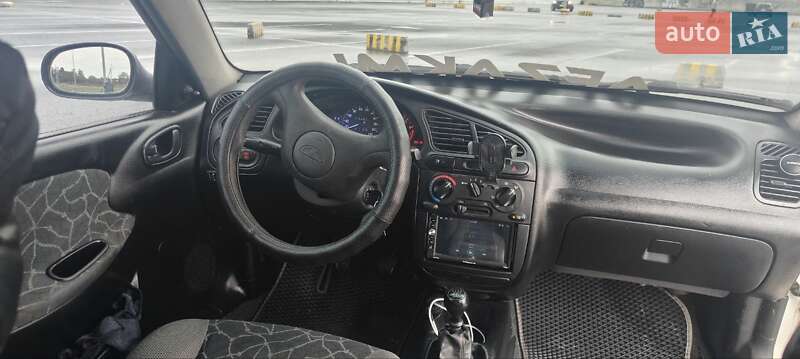 Седан Daewoo Lanos 2003 в Львове