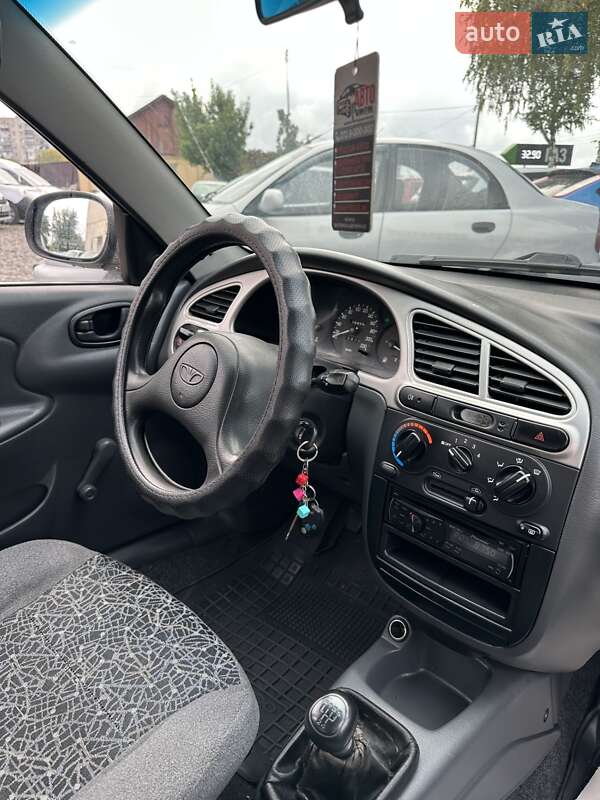 Седан Daewoo Lanos 2010 в Смеле