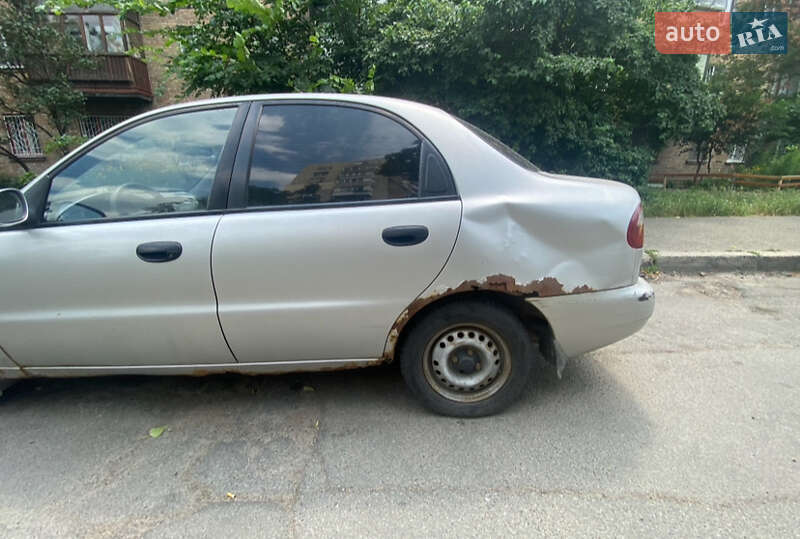 Седан Daewoo Lanos 2004 в Киеве