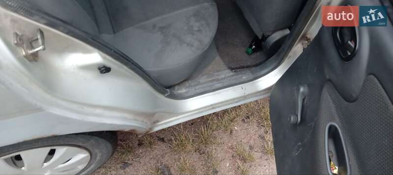 Седан Daewoo Lanos 2001 в Коростене