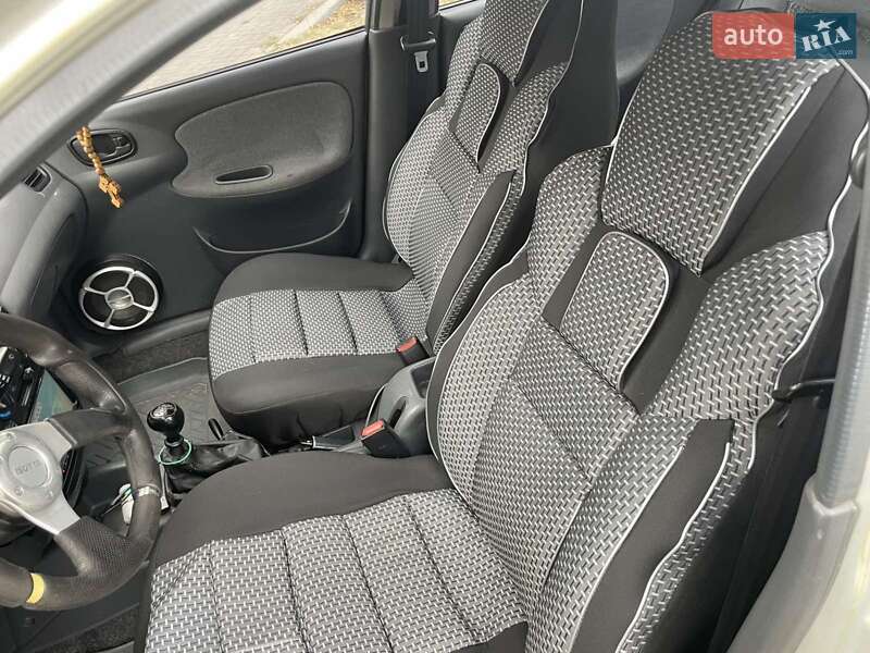 Седан Daewoo Lanos 2005 в Запорожье