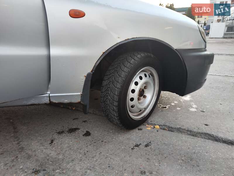 Седан Daewoo Lanos 2003 в Львове