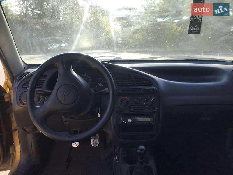 Седан Daewoo Lanos 2002 в Днепре