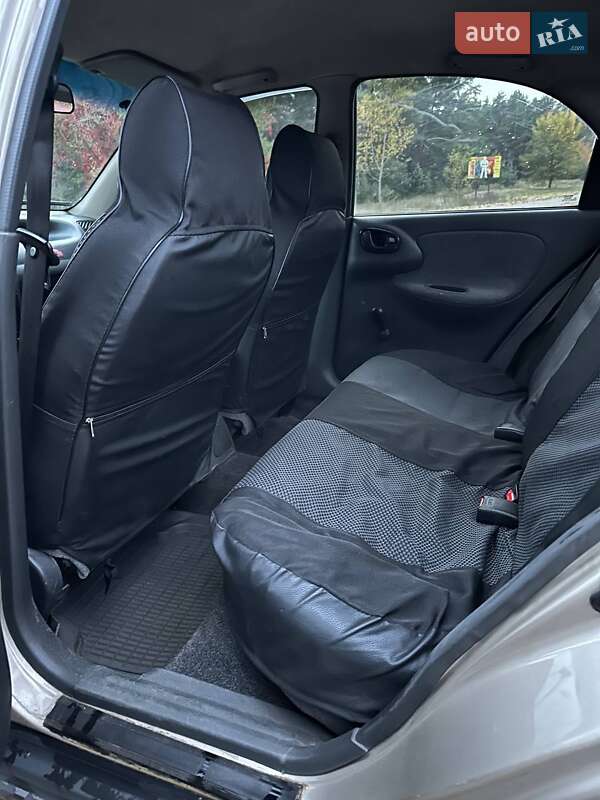 Седан Daewoo Lanos 2004 в Горишних Плавнях