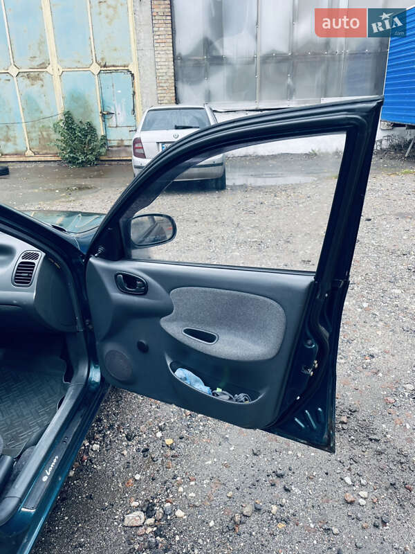 Седан Daewoo Lanos 2006 в Киеве