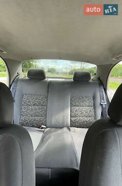 Седан Daewoo Lanos 2004 в  фото 8 Седан Daewoo Lanos 2004 в