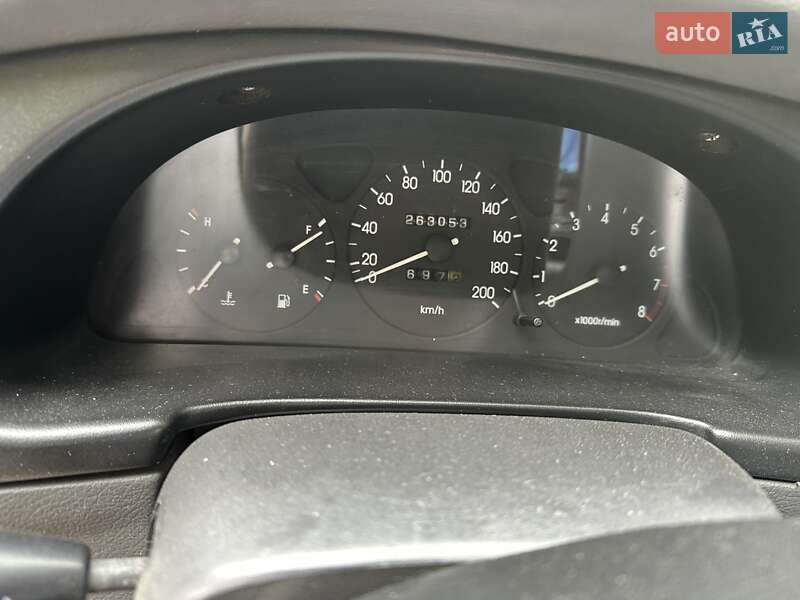 Седан Daewoo Lanos 2006 в Золочеві