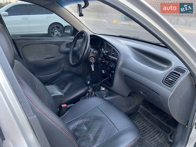 Седан Daewoo Lanos 2004 в Днепре