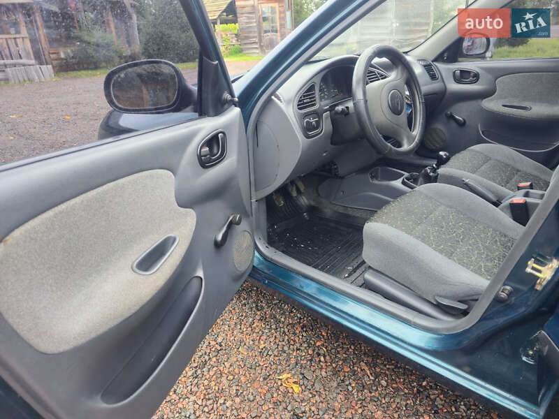 Седан Daewoo Lanos 2005 в Рогатине