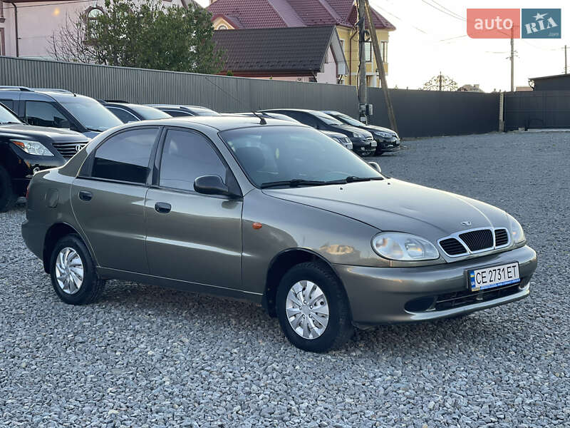 Седан Daewoo Lanos 2003 в Чернівцях