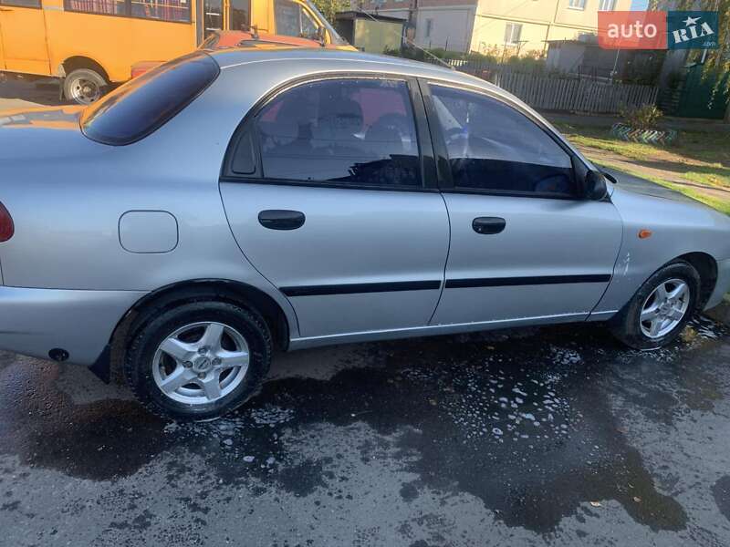 Седан Daewoo Lanos 2003 в Миколаєві