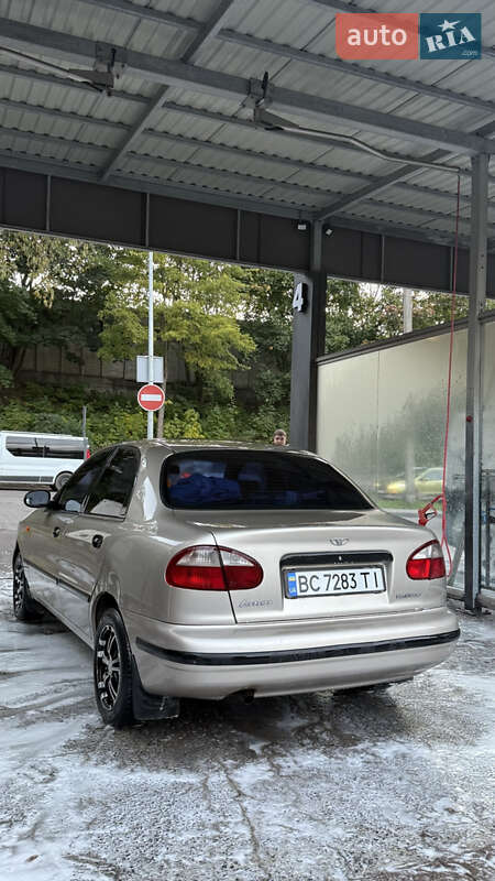Седан Daewoo Lanos 2004 в Львові