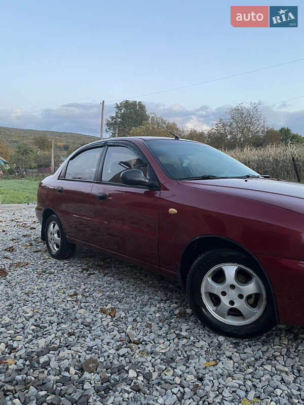 Седан Daewoo Lanos 2005 в Васловівці