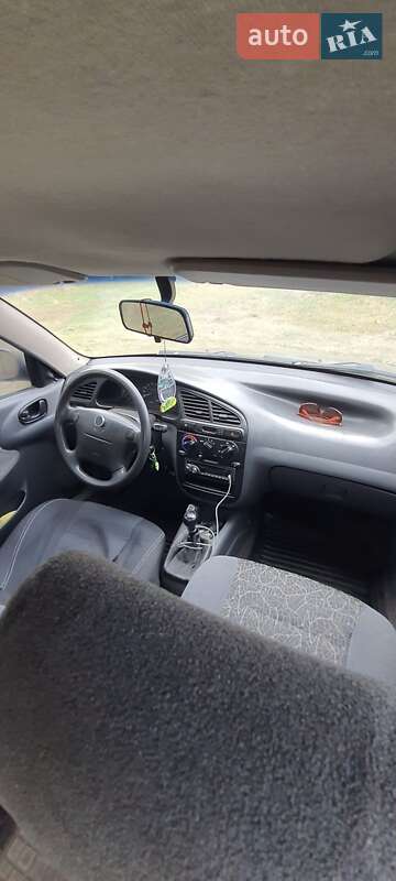Седан Daewoo Lanos 2004 в Полтаві