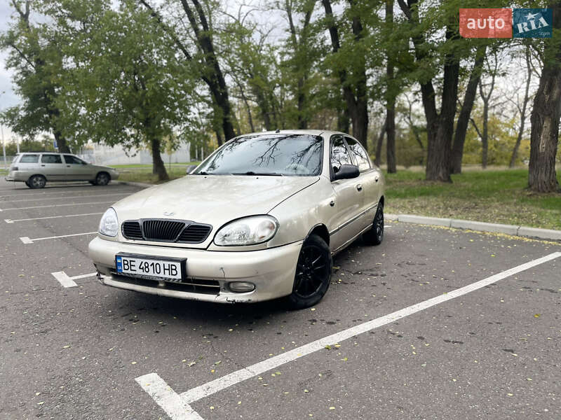 Седан Daewoo Lanos 2004 в  фото Седан Daewoo Lanos 2004 в