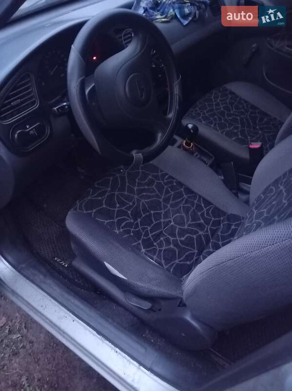 Седан Daewoo Lanos 2004 в Конотопі