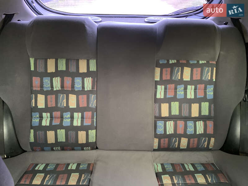 Хетчбек Daewoo Lanos 2003 в Дніпрі