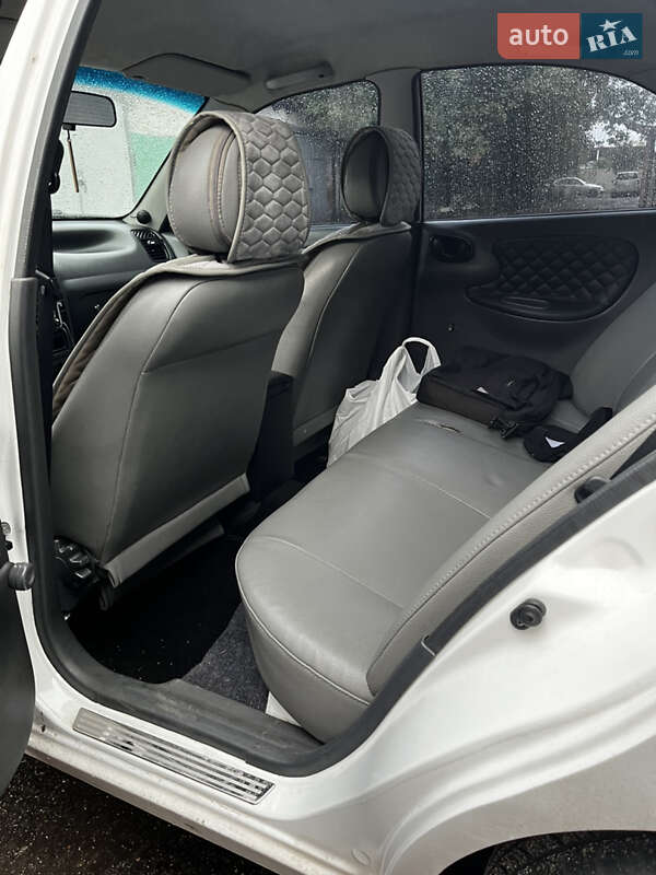 Седан Daewoo Lanos 1998 в Золотоноше