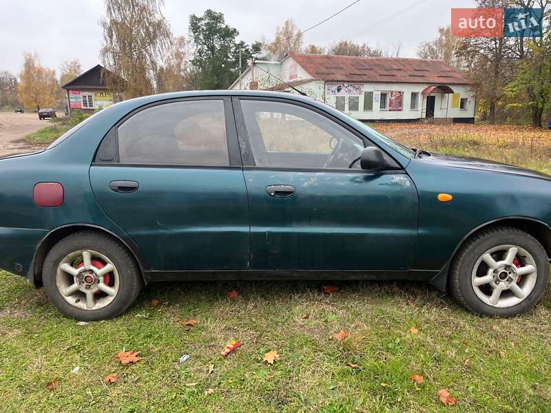Седан Daewoo Lanos 2003 в Репках