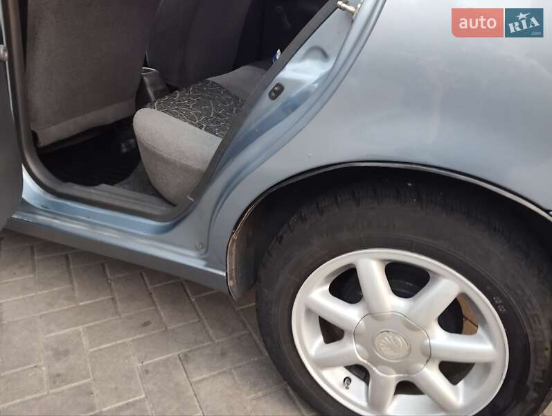 Седан Daewoo Lanos 2008 в Запоріжжі