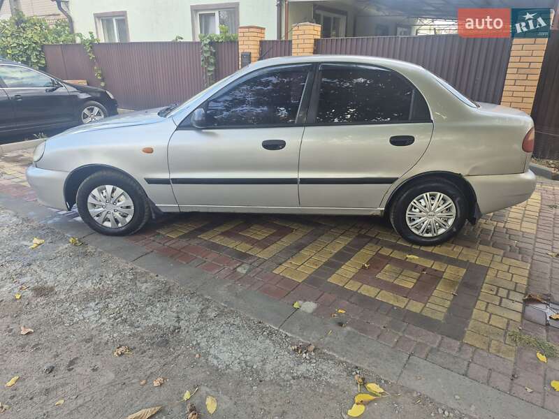Седан Daewoo Lanos 2003 в Новомосковську