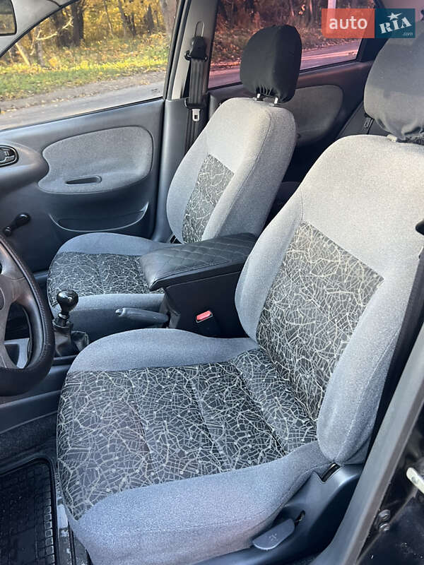 Седан Daewoo Lanos 2006 в Львові