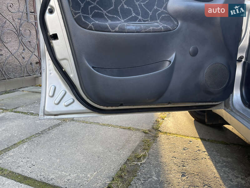 Седан Daewoo Lanos 2002 в Львові фото 18 Седан Daewoo Lanos 2002 в Львові