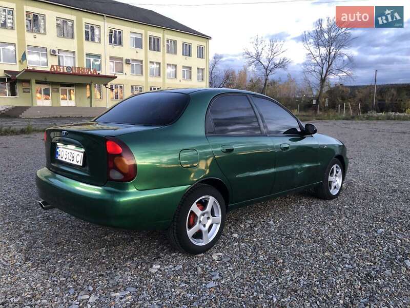 Седан Daewoo Lanos 2003 в Виноградове