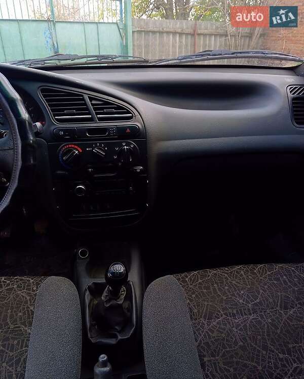 Седан Daewoo Lanos 2004 в Кропивницком