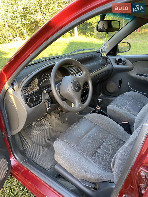 Седан Daewoo Lanos 2006 в Коломаке