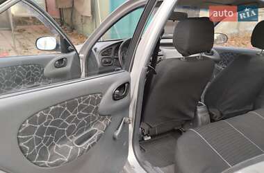 Седан Daewoo Lanos 2001 в Харькове