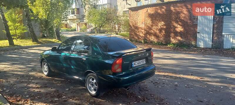 Седан Daewoo Lanos 2004 в Луцке