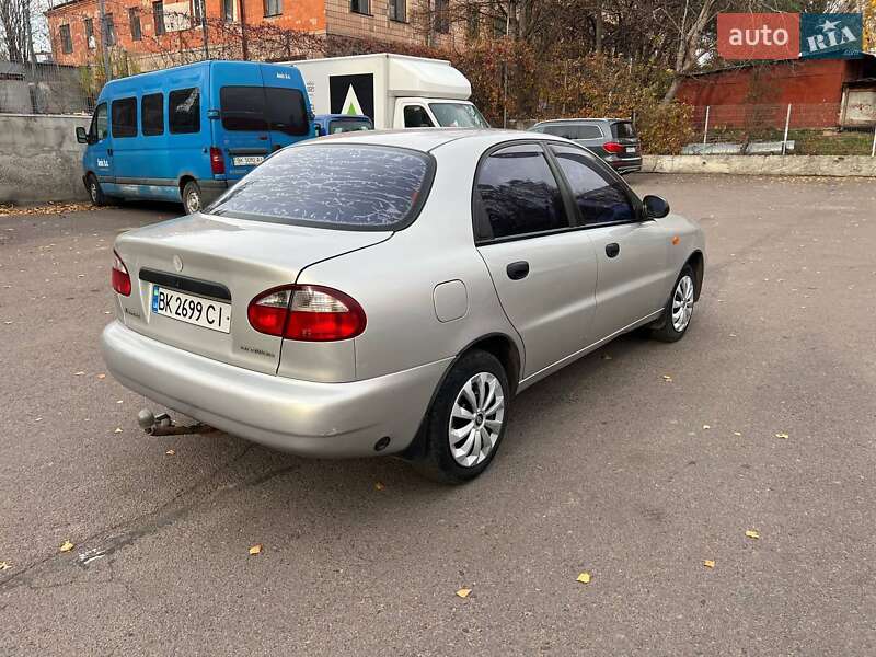 Седан Daewoo Lanos 2003 в Ровно